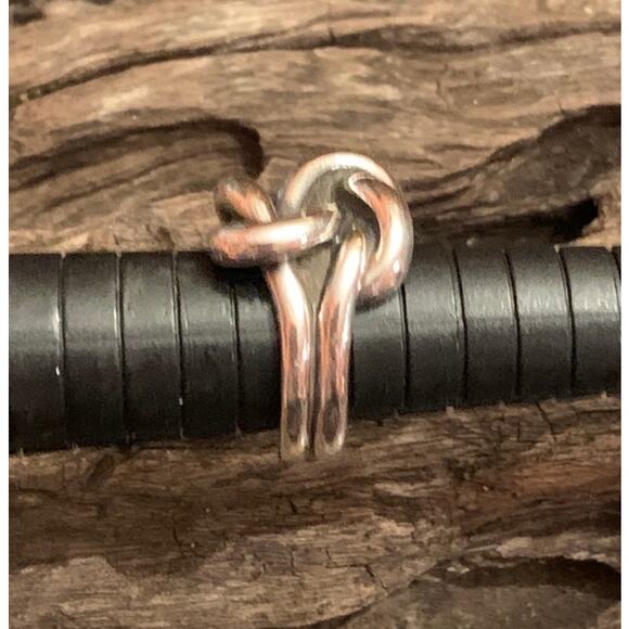 Retired James Avery Sterling Silver Lovers Knot Ring Size 6 - Picture 5 of 7